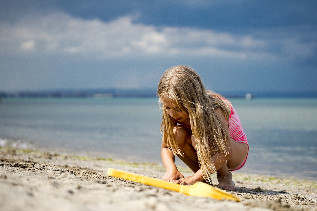 kid, beach, sand-6106557.jpg